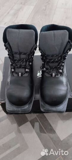 Лыжные ботинки детские 38