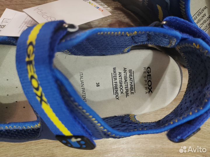 Сандалии Geox 38 новые