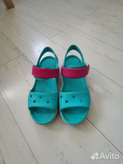 Босоножки crocs j8