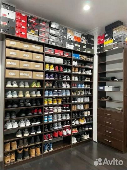 Кроссовки оптом