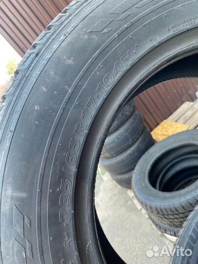 Kumho Crugen Premium KL33 235/65 R17 104H