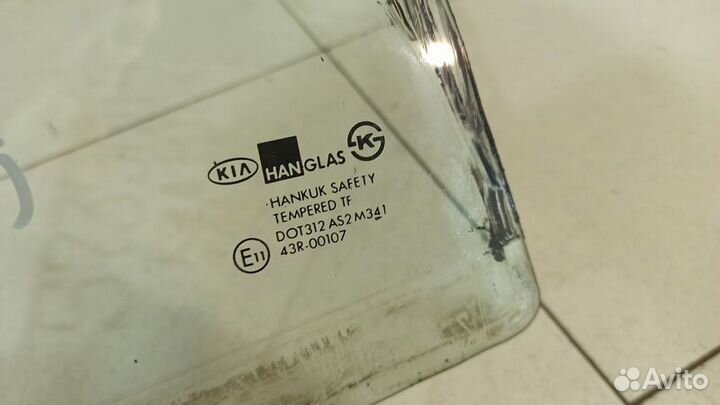 Форточка задней левой двери