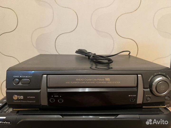 Видеомагнитофон LG