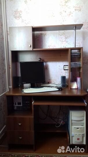 Стол компьютерный