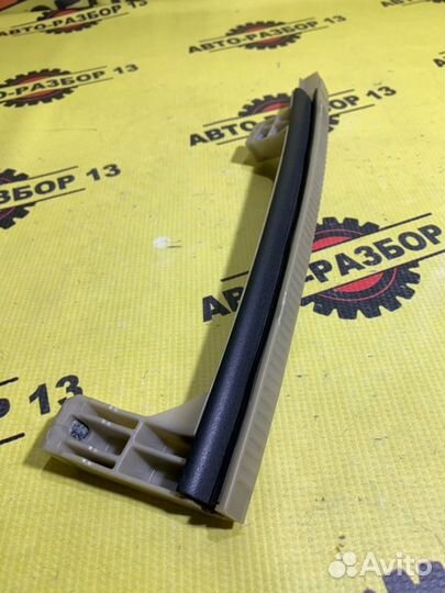 Направляющая стекла двери задняя левая Kia Ceed 3