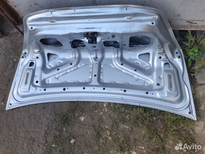 Крышка багажника на mitsubishi lancer 9