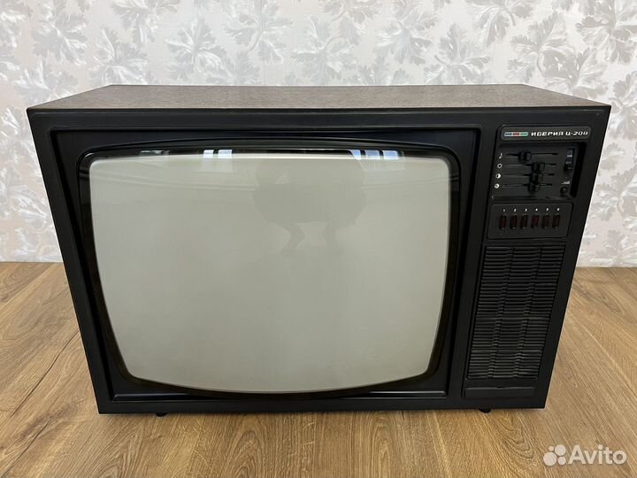 Телевизор Иверия, Изумруд