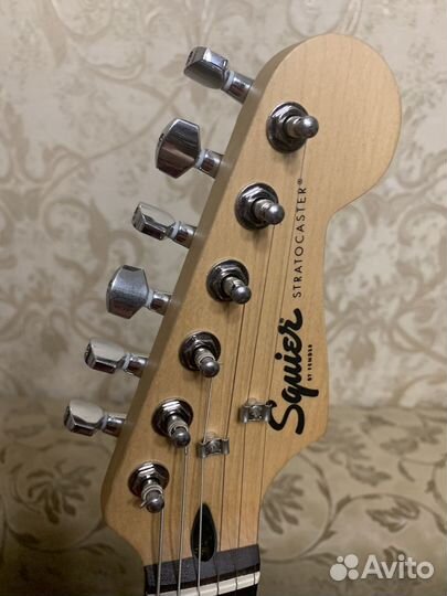Электрогитара Fender squier + комбоусилитель