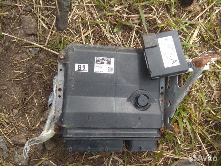 Блок управления двигателем Тойота Королла 150