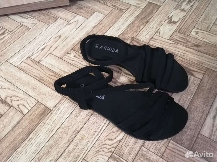 Сандалии 35