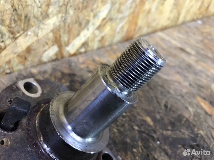 Цапфа задняя левая Skoda Rapid лифтбек cfna 2014