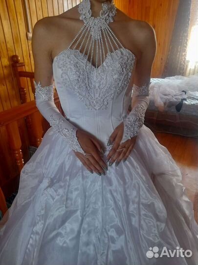 Свадебное платье