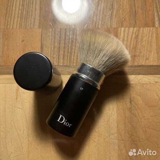Кисть Dior 17