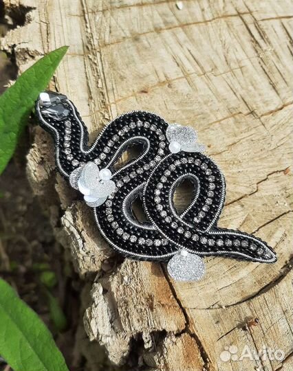 Брошь 