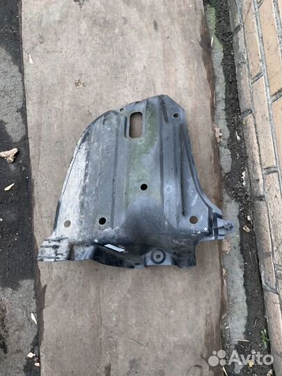 Зашита задняя Тойота Авенсис Toyota Avensis