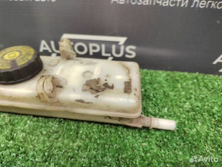 Бачок тормозной жидкости Peugeot 307 хэтчбек 1.6