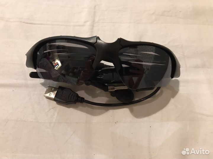 Очки с наушниками