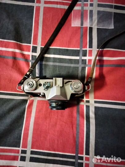 Пленочный фотоаппарат зенит