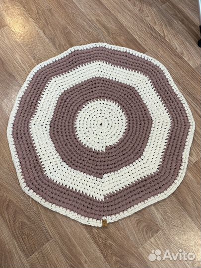Коврик вязанный