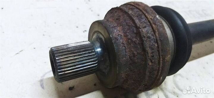 Полуось задняя правая VW Tiguan 2007-2011