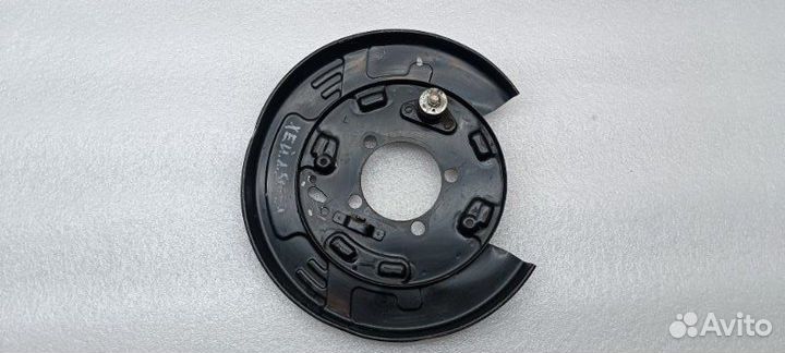 Пыльник тормозного диска задний левый Toyota