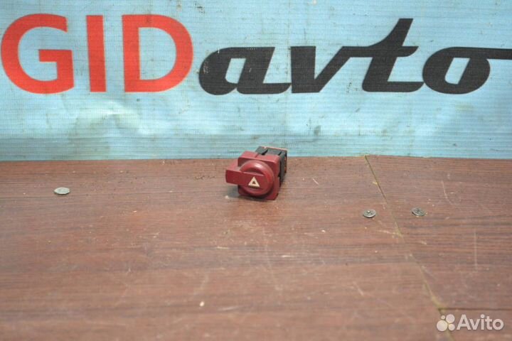 Кнопка включения аварийной остановки Citroen C4