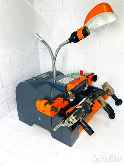 Станок для нарезки ключей KeyWorld (FeiFei) 100E1