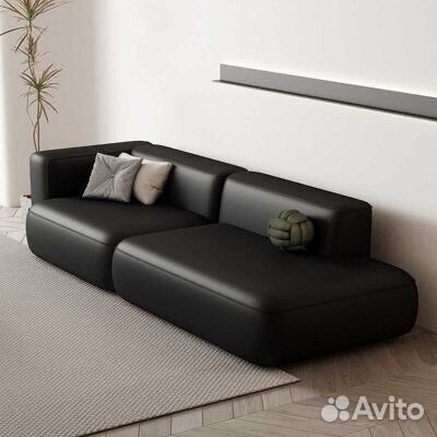 Кожаный диван