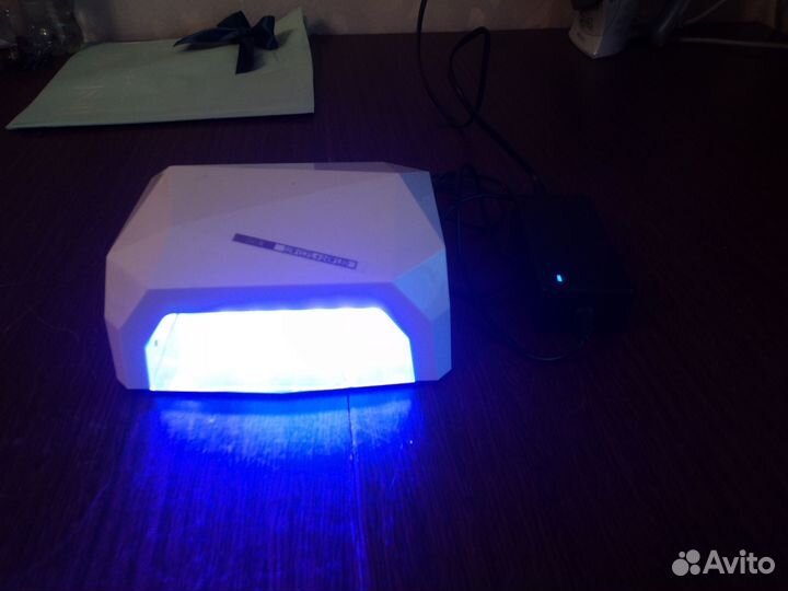 Лампа для сушки ногтей