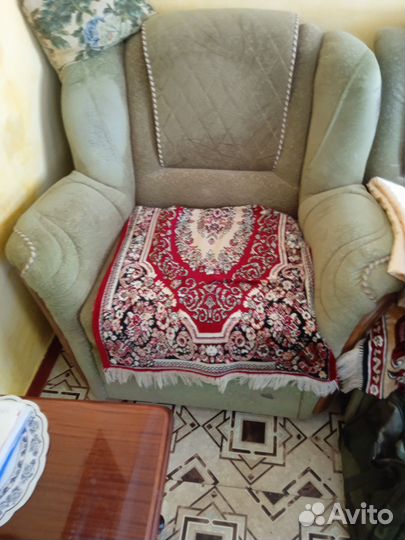 Диван и два кресла
