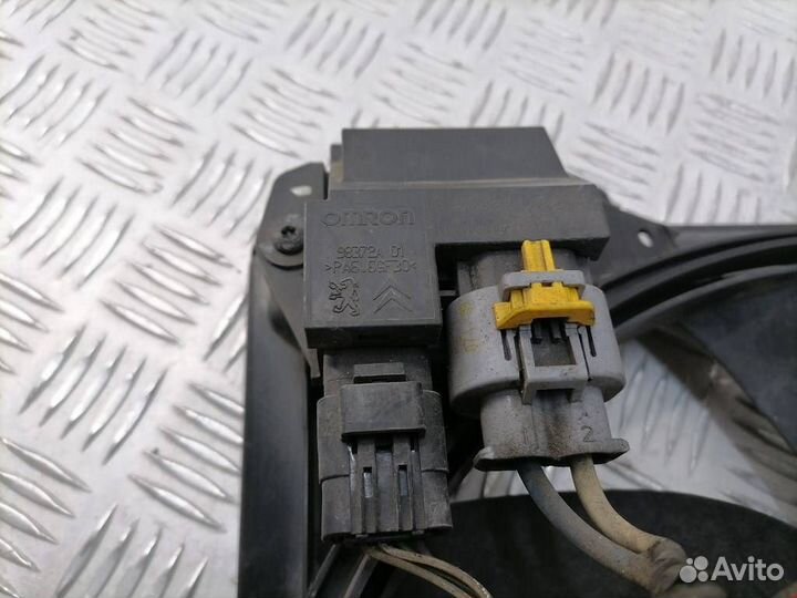 Вентилятор охлаждения Peugeot 207 2009