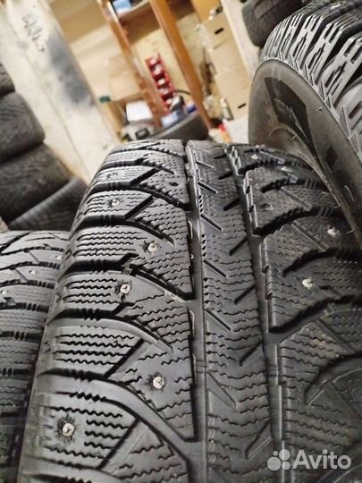 Bridgestone Ice Cruiser 7000S 235/65 R17 107T