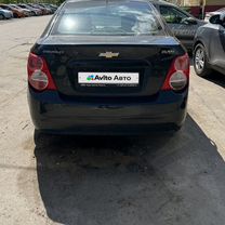 Chevrolet Aveo 1.6 MT, 2014, битый, 205 000 км, с пробегом, цена 400 000 руб.