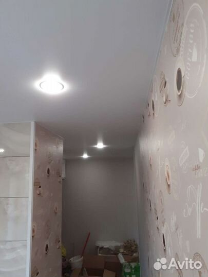 Натяжные потолки 42 метра, двухкомнатная квартира