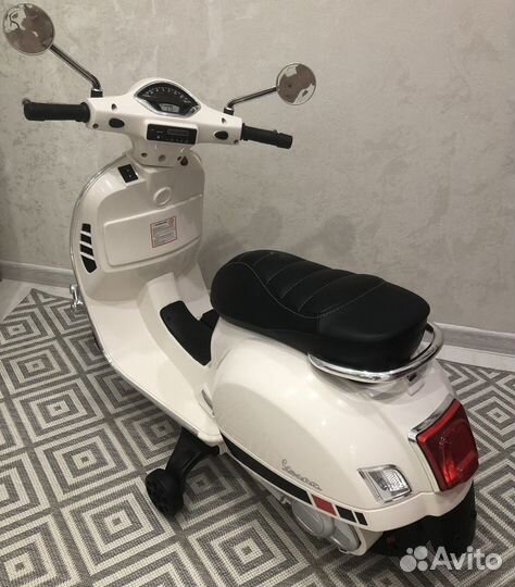 Детский Электромотороллер Kreiss Vespa 7050092-2