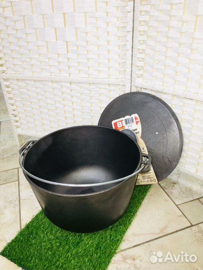 Чугунный казан походный. Котелок