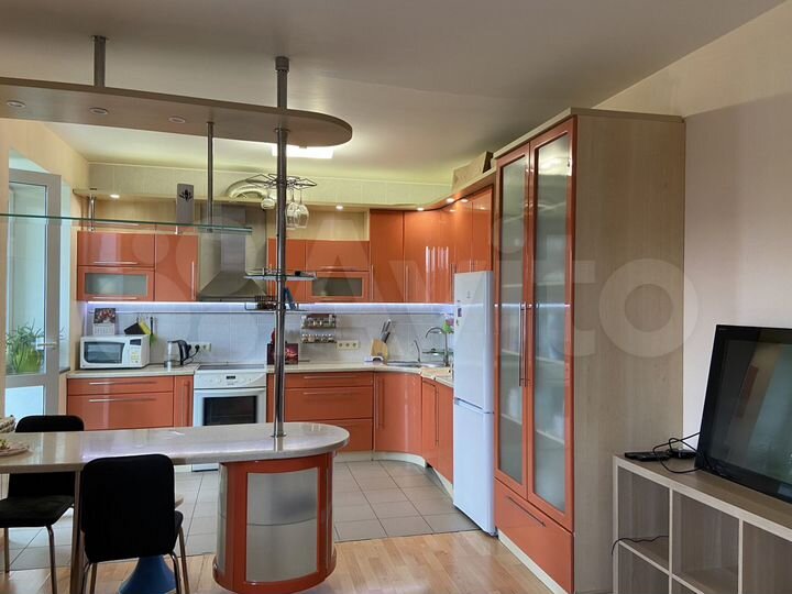 4-к. квартира, 120 м², 9/10 эт.