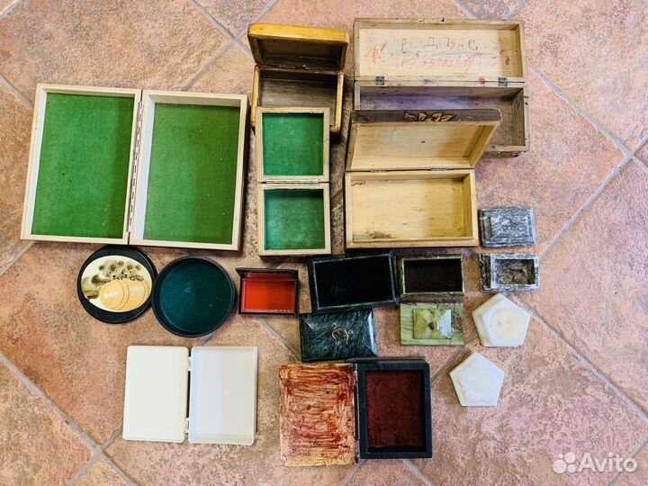 Шкатулки. Старинные. Дерево. Камень