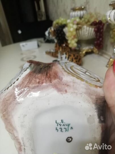 Фарфоровые статуэтки Pavone. Ваза. Италия