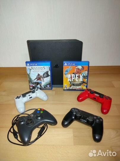 Playstation 4 slim на 1тб, 4 джойстика, две игры