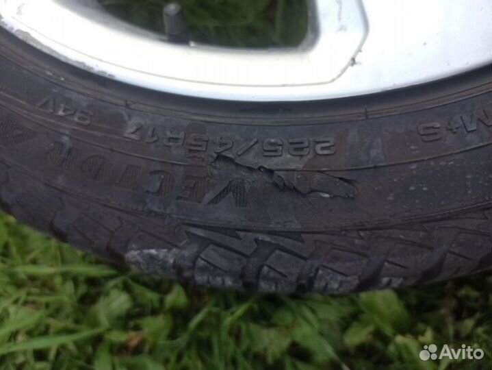 Goodyear Vector 4Seasons Gen-2 225/45 R17 94V