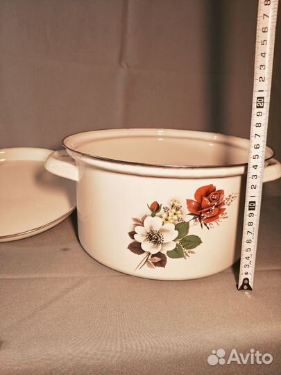 Кастрюля эмалированная