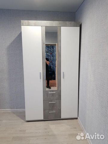 Шкаф белый + бетон