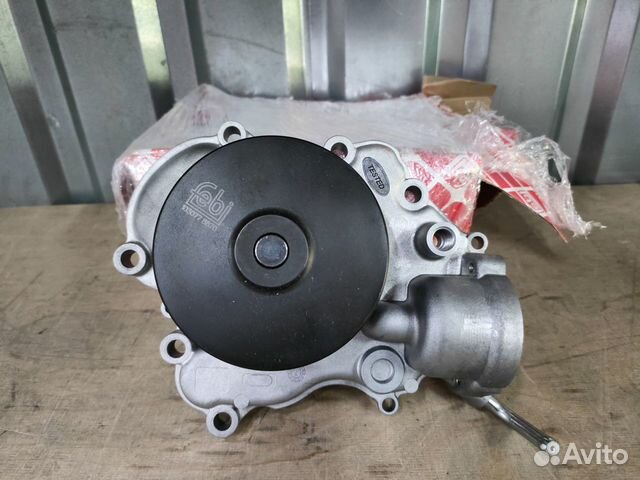 Помпа febi bilstein 103077 jeep WK2 3.0 CRD