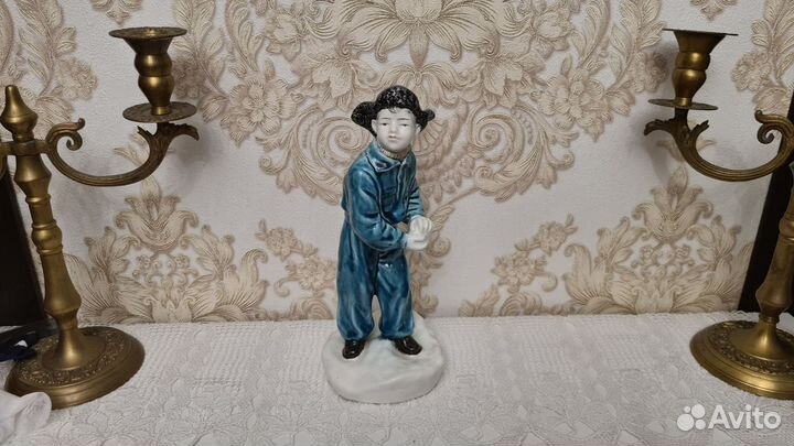 Статуэтка «Мальчик со снежком» (зик Конаково) СССР