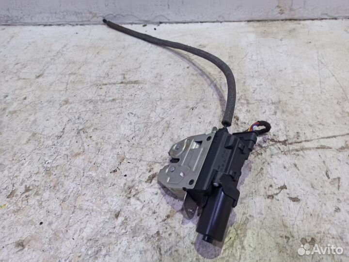 Замок багажника Мерседес