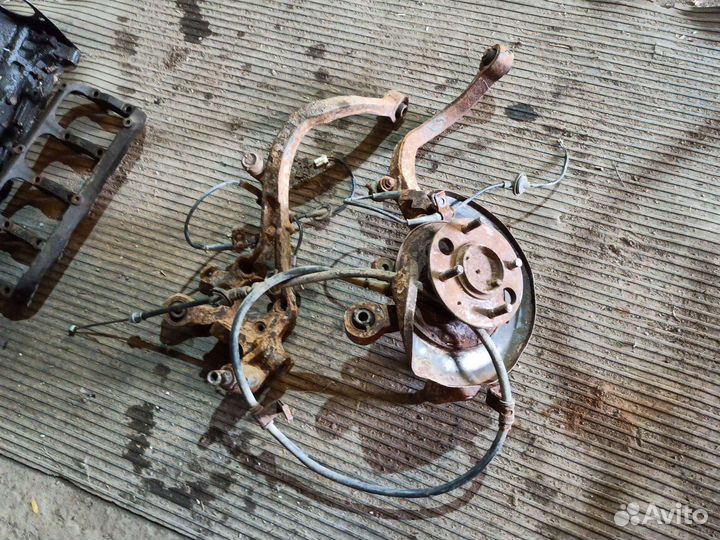 Кулак задняя цапфа hyundai sonata EF