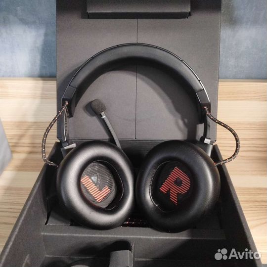 Игровые Наушники JBL Quantum 610