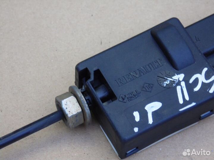Замок/активатор лючка бензобака Рено Сценик 2