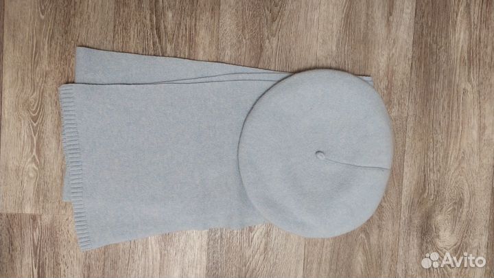 Комплект женский берет с шарфом из ангоры